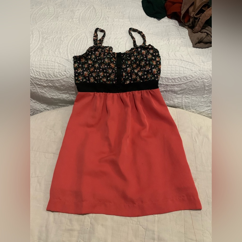 Moon Collection Black and Coral Floral Mini Dress